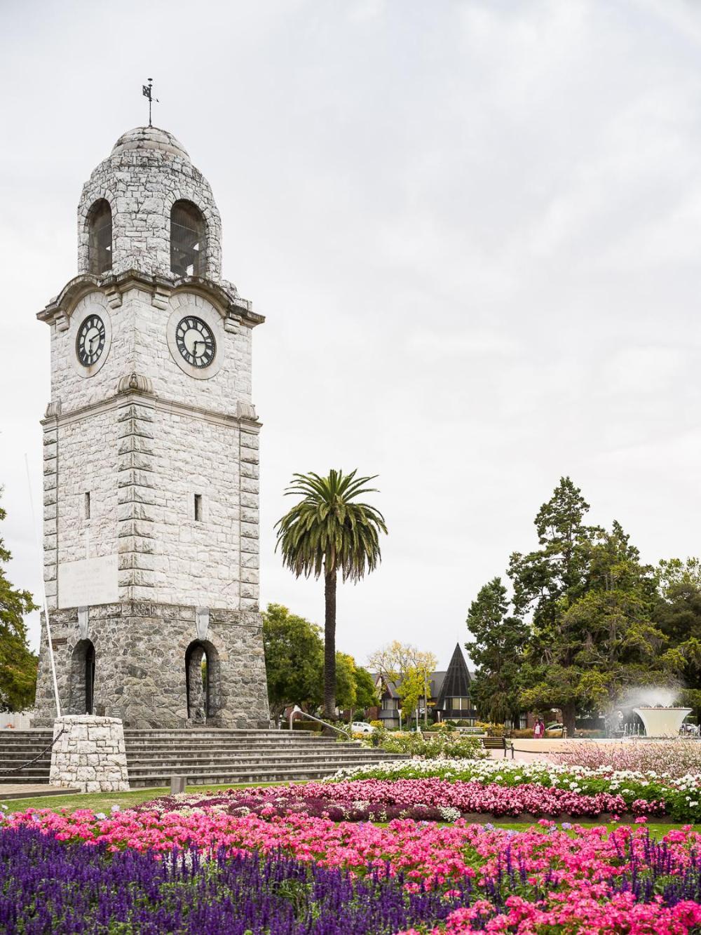 Carnmore Chateau Marlborough Blenheim Kültér fotó The clock tower at the centre of the square