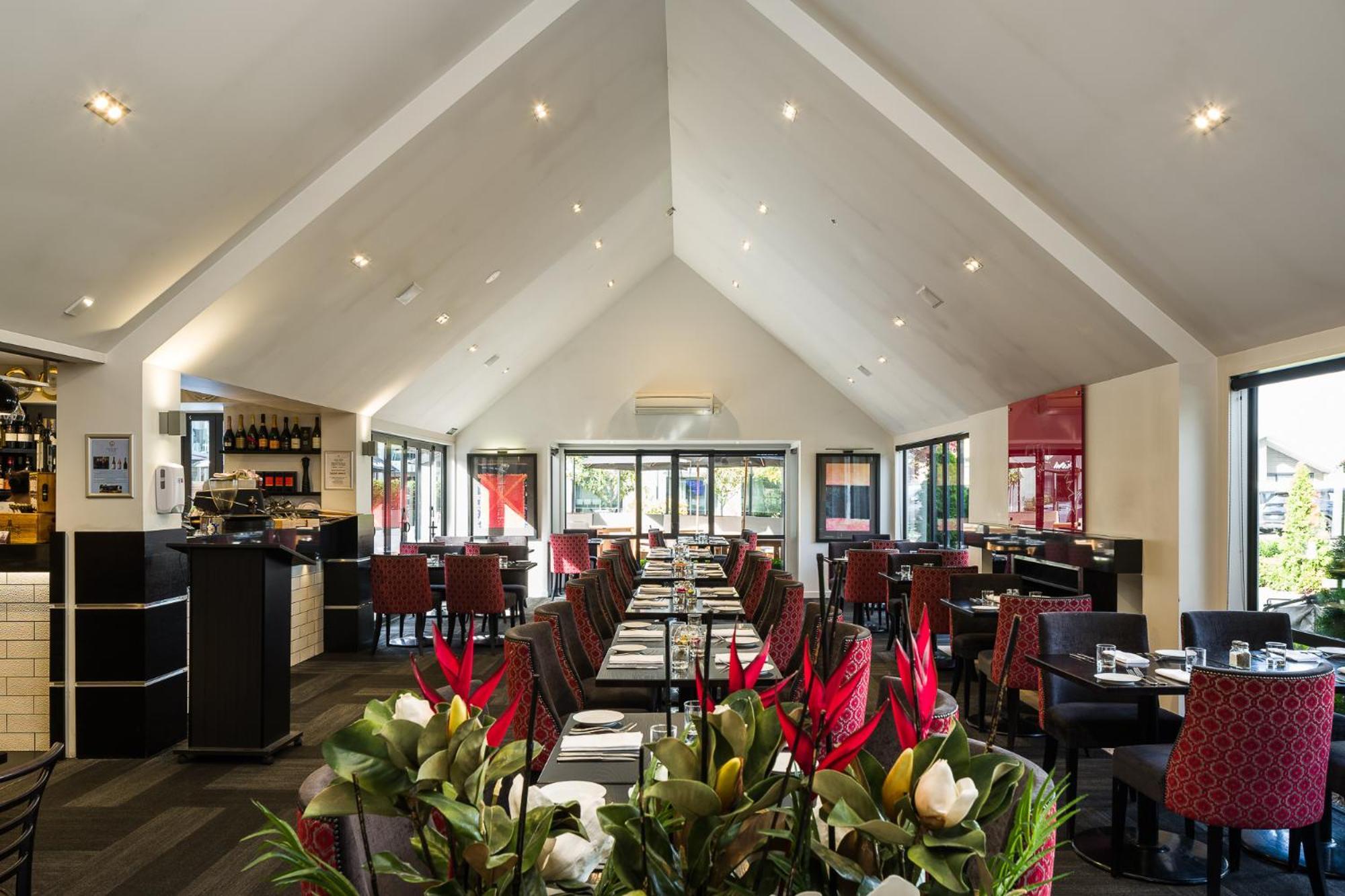 Carnmore Chateau Marlborough Blenheim Kültér fotó The restaurant at the hotel