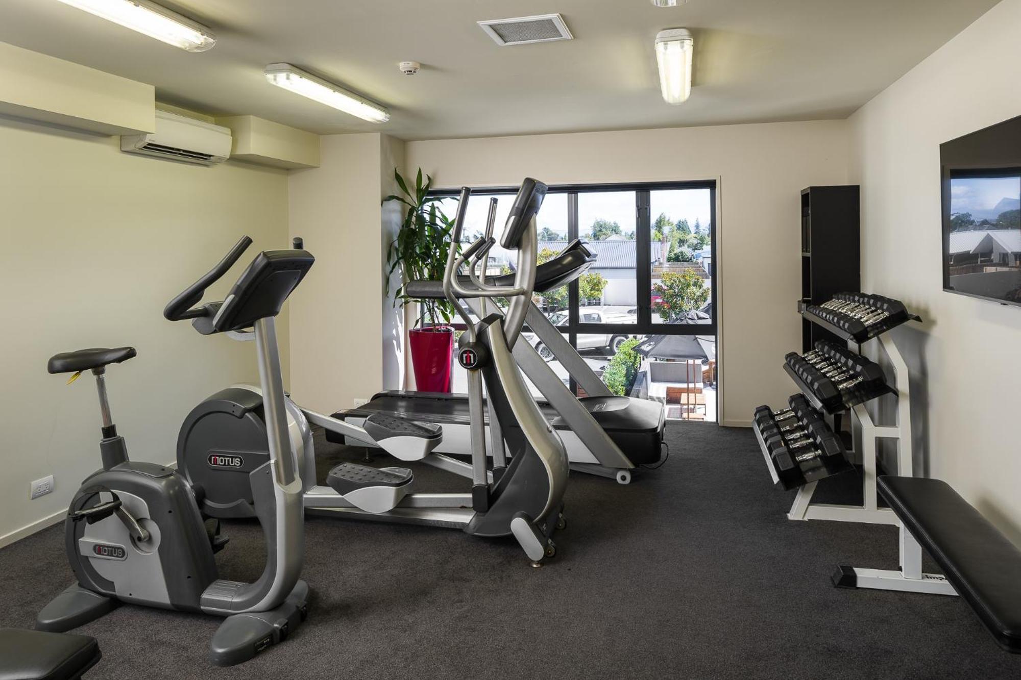 Carnmore Chateau Marlborough Blenheim Kültér fotó A typical gym